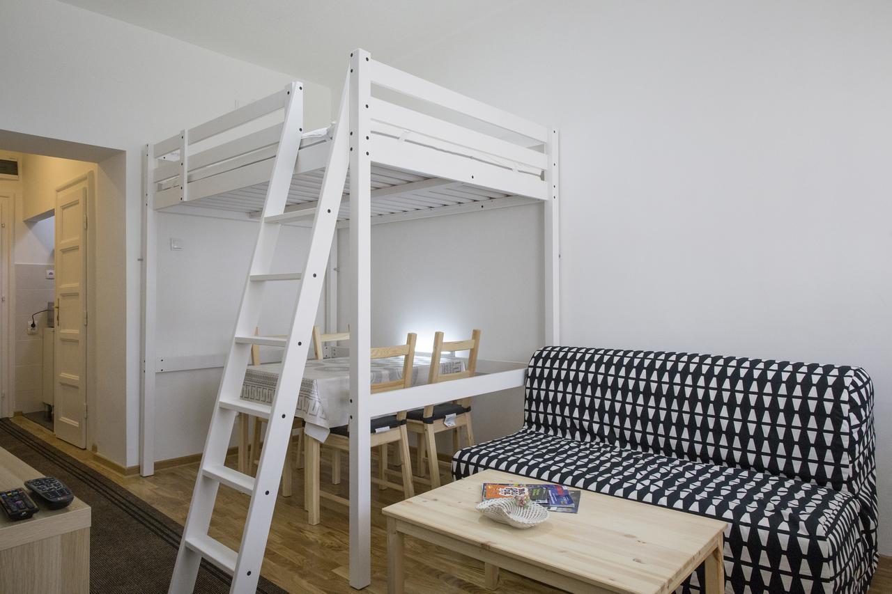 Apartment In The City Center Belgrado Buitenkant foto